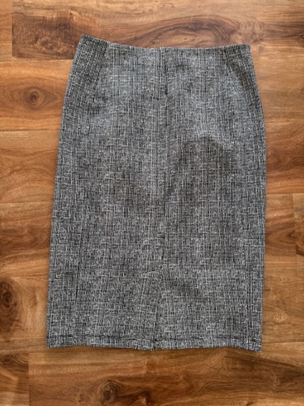 Liverpool Women's Bia Knit Black & White Pencil Skirt- Size 2